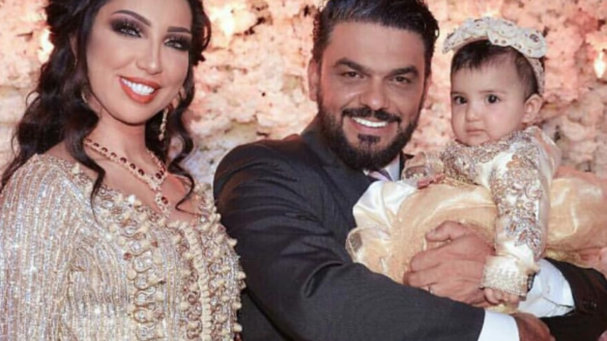 دنيا بطمة: تزوجت من مدير أعمالها محمد الترك، وكان وقتها مطلقًا ولديه ثلاثة أولاد، من بينهم الفنانة حلا الترك.