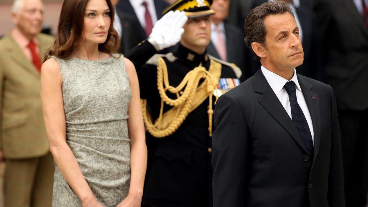 حملت كارلا لقب السيدة الأولى واشتهرت بأعمالها الخيرية، وقد رزقا بابنة واحدة عام 2011، لم تتوقف عن الغناء فقد واظبت على كتابة الأغاني حتى أطلقت ألبومها مؤخرًا كما عادت لعرض الأزياء.