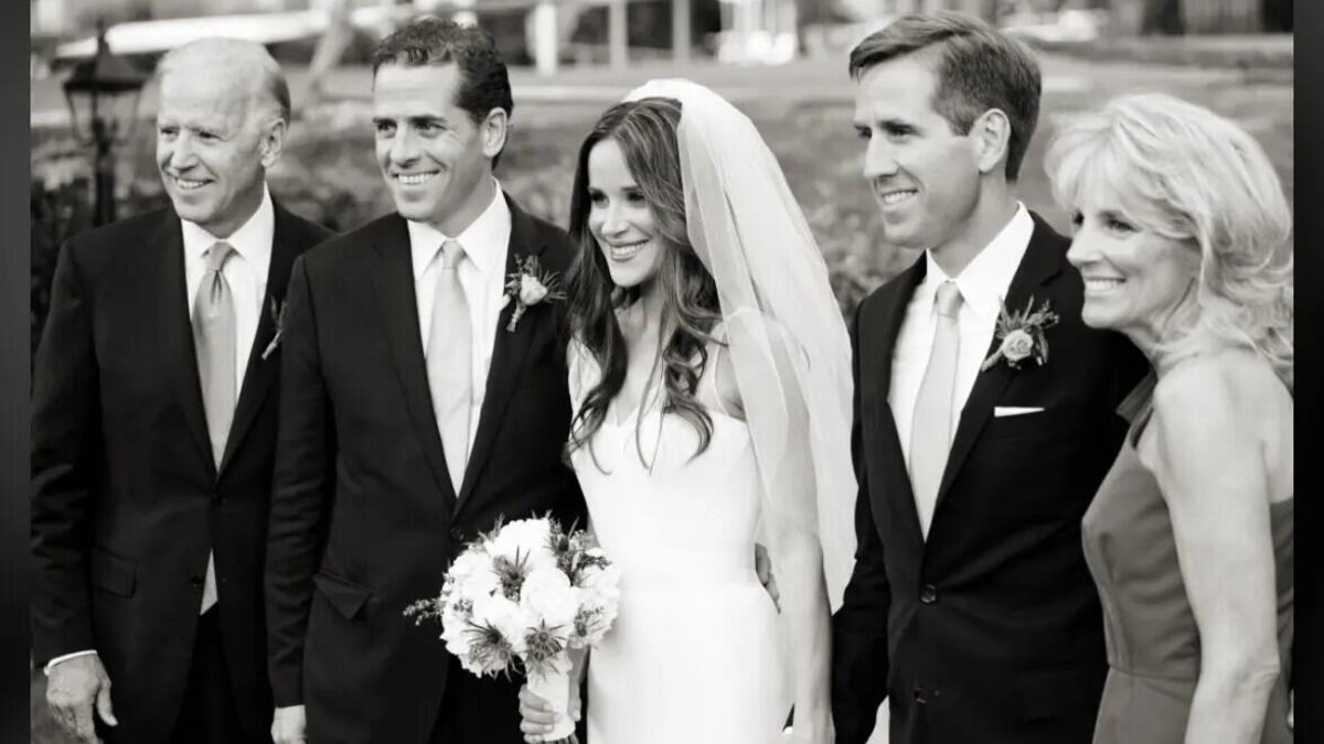 تزوجت "آشلي" الطبيب التجميلي هاورد كراين، في 2012، الذي يعمل في مستشفى جامعة توماس جيفرسون في فيلاديلفيا.