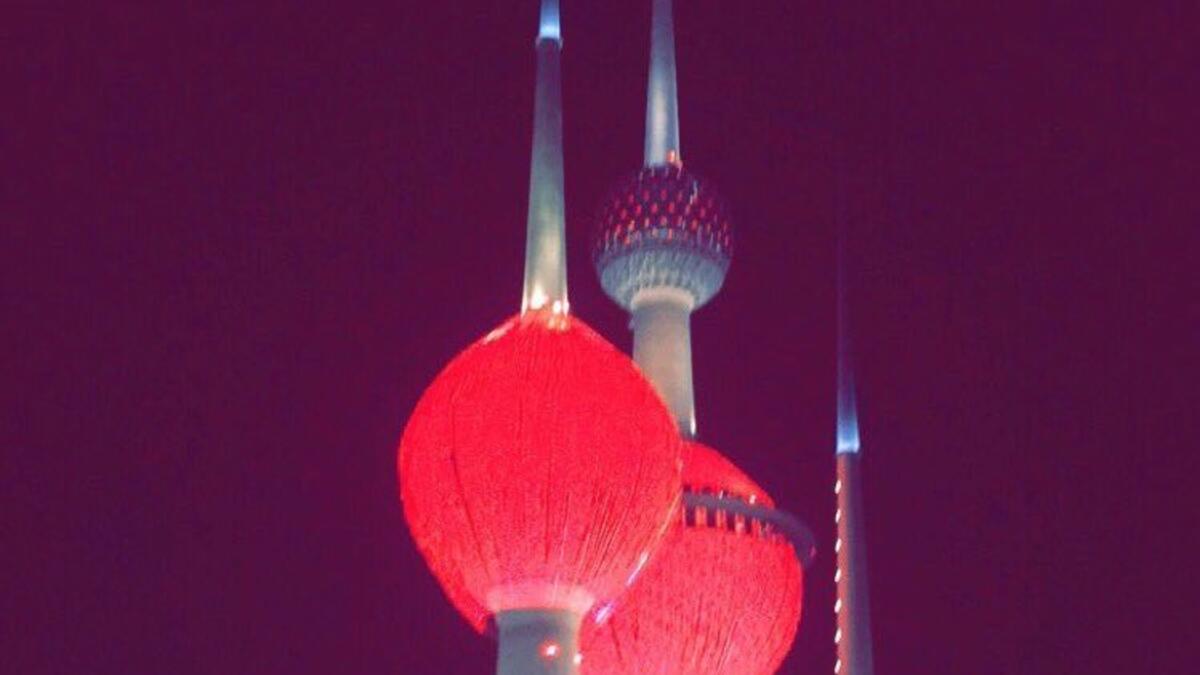 كما زينت أبراج الكويت في العاصمة الكويتية، وبرج القاهرة في العاصمة المصرية، والمسرح الروماني في العاصمة الأردنية عمان، والمتحف العراقي وبرج بغداد مول في العاصمة العراقية بغداد.