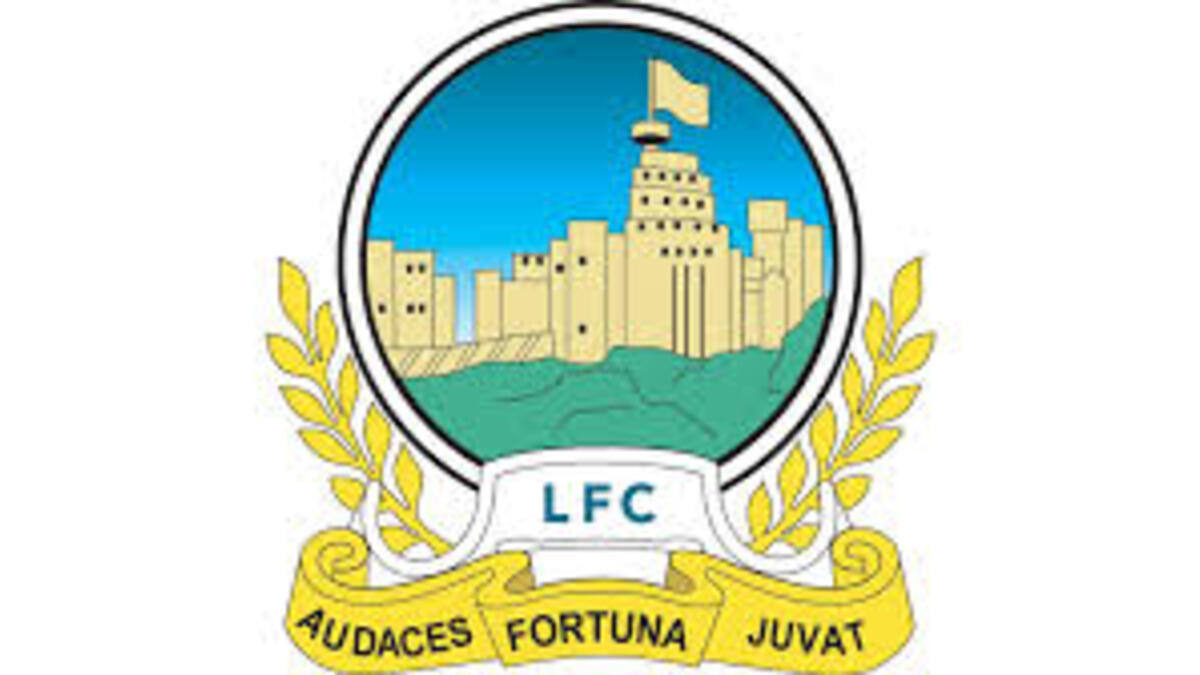 2- لينفيلد الآيرلندي (54 لقب)