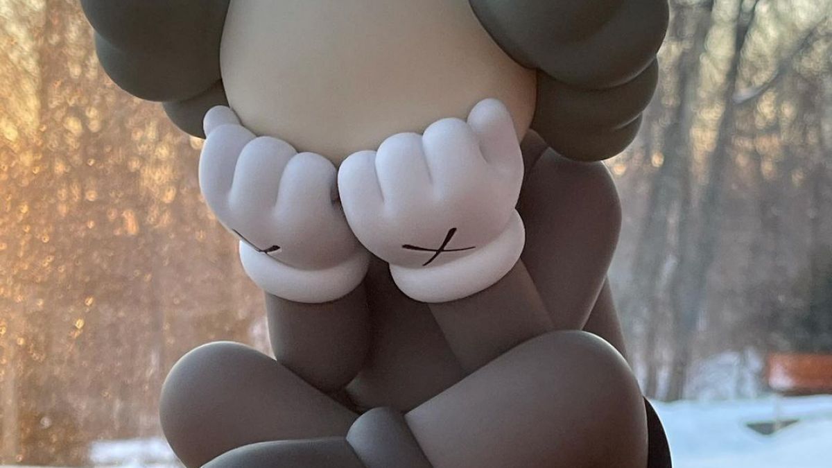 Good morning... #Monday #KAWS (Instagram)