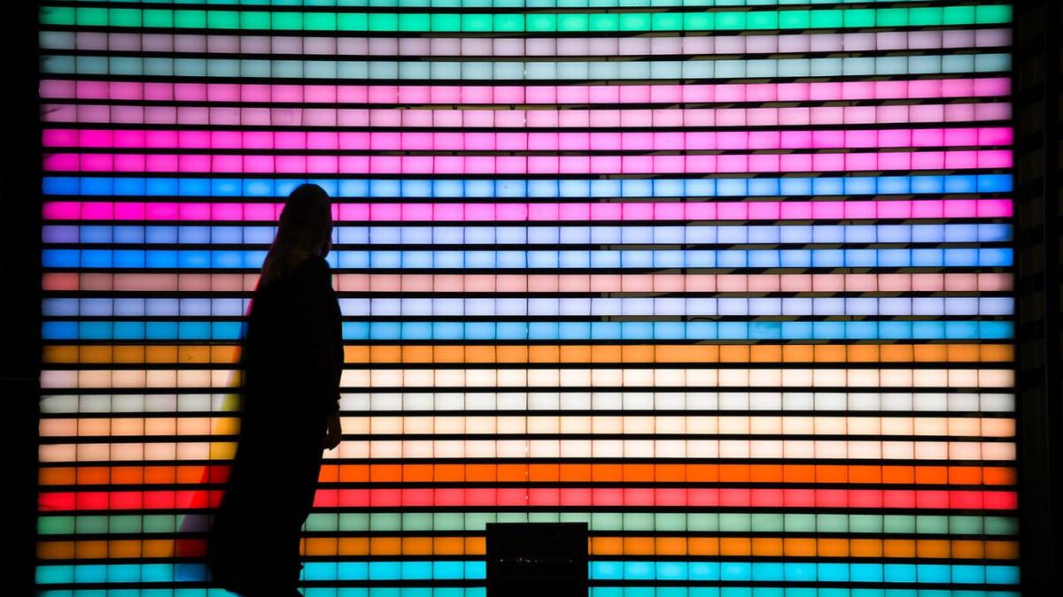 بالإضافة إلى الأعمال الفنية التي تتضمنها الاحتفالية، ستضم أيضًا ورش عمل وبرامج تطوع وفعاليات سينمائية وموسيقية وجلسات نقاش وأنشطة توعوية تناسب جميع أفراد الأسر الزائرة.