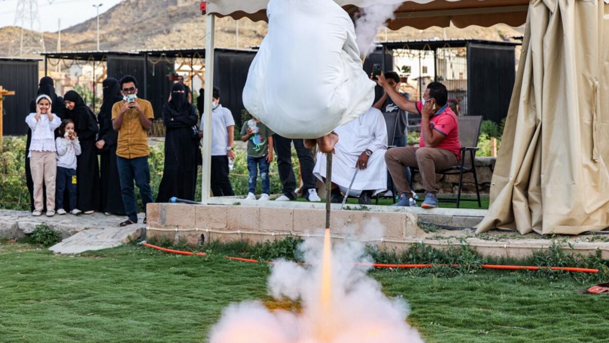 Taashir is a war dance performed in Taif