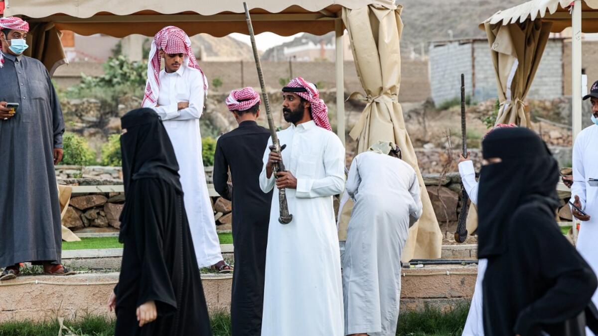 Taashir is a war dance performed in Taif