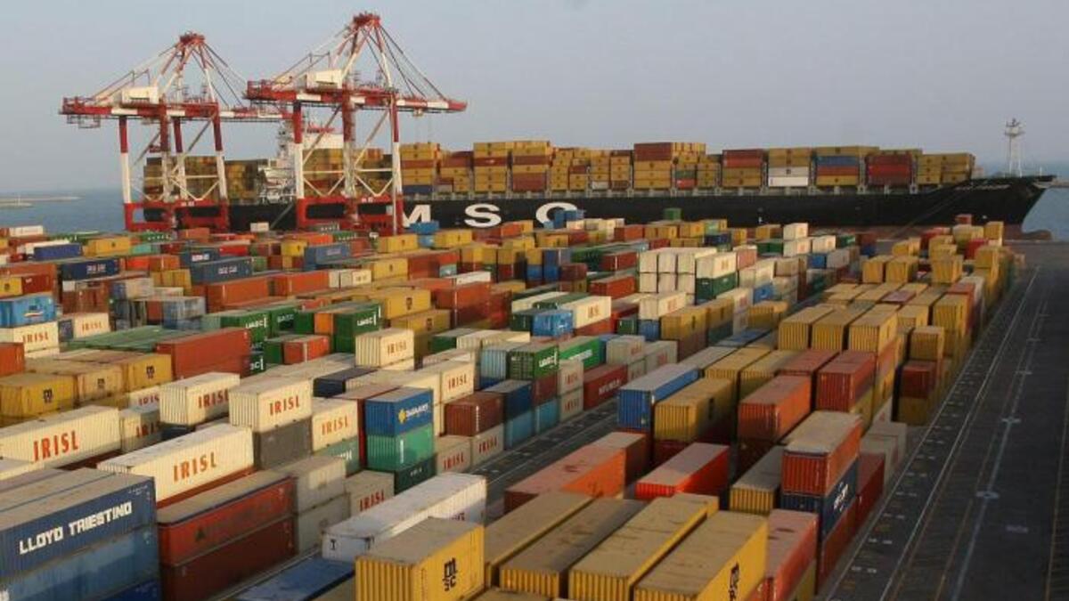 369 مليارًا نسبة "غير النفطي" بالناتج المحلي: نمو نسبة الناتج المحلي غير النفطي من الناتج المحلي الإجمالي لتصل إلى 59 % في عام 2020م بعد أن كانت 55 % في عام 2016م. كما ارتفعت الإيرادات غير النفطية لتصل إلى 369 مليار ريال في عام 2020م بعد أن كانت 166 مليار ريال في عام 2015م بنسبة زيادة وصلت إلى 222 %.