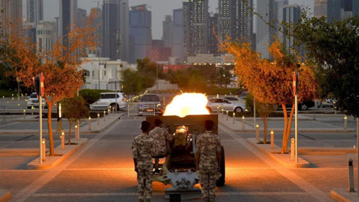 قطر / الدوحة: ستكون ساعات الصيام في أول يوم 14 ساعة و6 دقائق، فيما ستصل في آخر يوم الى 14 ساعة و50 دقيقة.