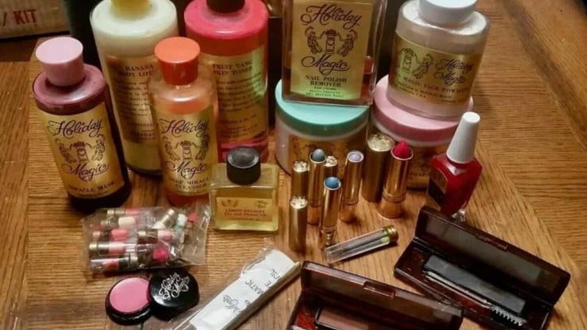 3.شركة Holiday Magic