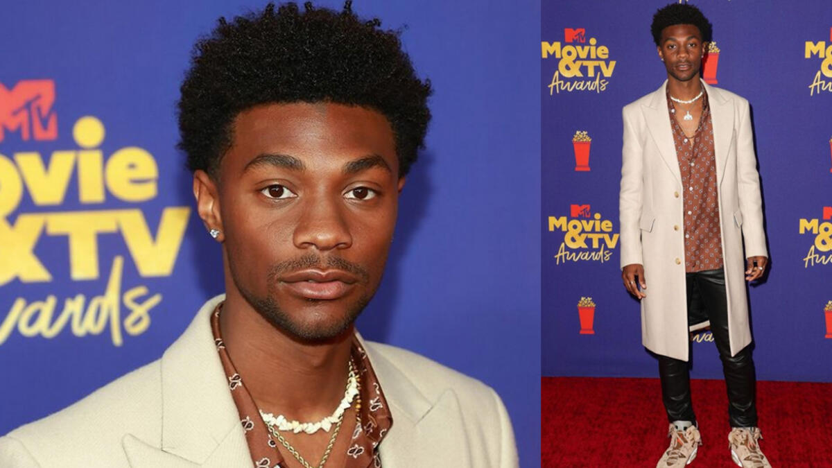 Jonathan Davis at the 2021 MTV Movie and TV Awards Wearing Jordans