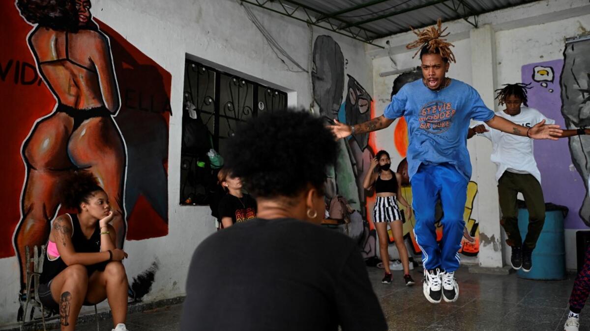 Cuban dance troupe Datway becomes popular