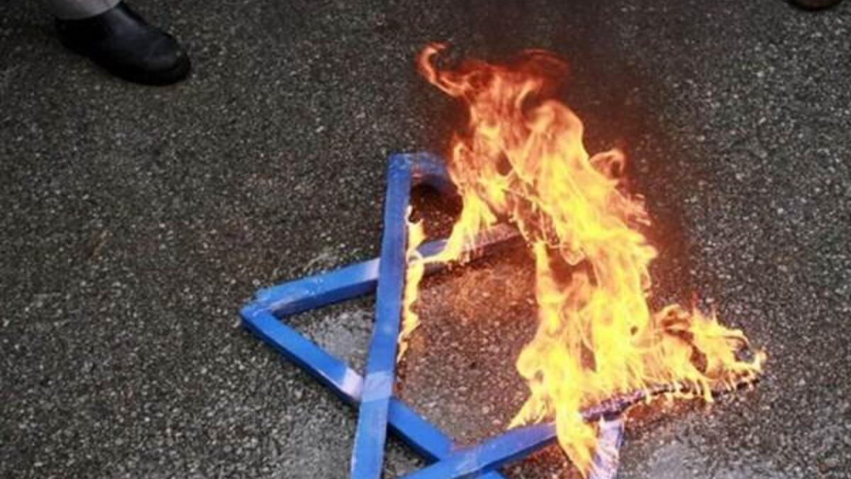 تاريخ 11/11: توقع قسم من المغردين بأن الرقم 1111 هو يوم 11 في شهر 11 القادم، لتكون بداية سقوط الكيان الصهيوني.