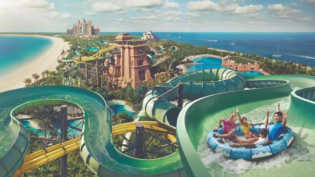 أكوافنتشر أتلانتس النخلة: هي جزء من مجمع أتلانتس النخلة العملاق الذي يمتد على مساحة 42 فدانًا وواحدًا من أفضل الأماكن في العالم للزلاقات المائية، وتشتهر بجولات التشويق بما في ذلك The Leap of Faith ، وهبوط عمودي تقريبًا يأخذك عبر المتنزهات والبحيرة المركزية لأسماك الراي اللساع وأسماك القرش.