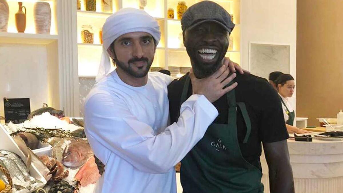 Gaia: في يناير 2018، شوهد ولي عهد دبي ووالده وهما يتناولان الطعام في المطعم المستوحى من الطراز اليوناني.