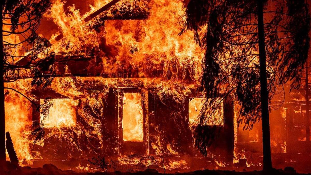 More scenes from the #dixiefire today - now over 180k acres and the largest California fire of the year so far. Some residents ignored evacuation orders and decided to stay and defend their homes.