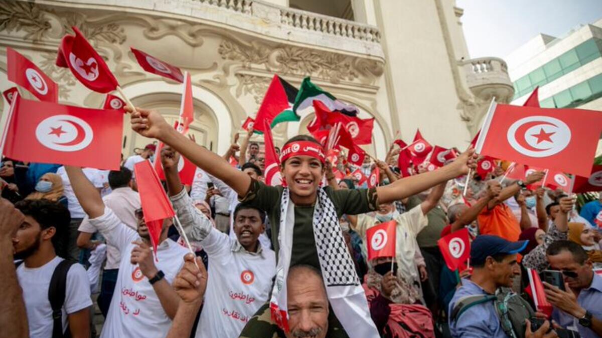 2,000 demonstrators gathered in Tunis