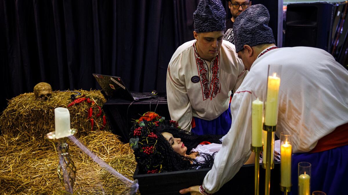 Funeral Exhibition Kicks off in Moscow