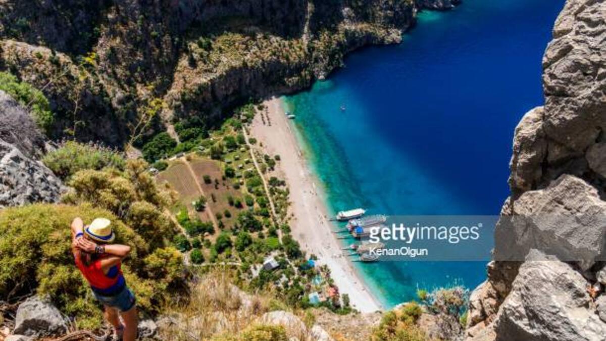 وادي الفراشات - فتحية: من أهم مواقع التخييم في تركيا حيث يقضي السائح تجربة مثالية للتقرب من الطبعية في أكواخ خشبية.