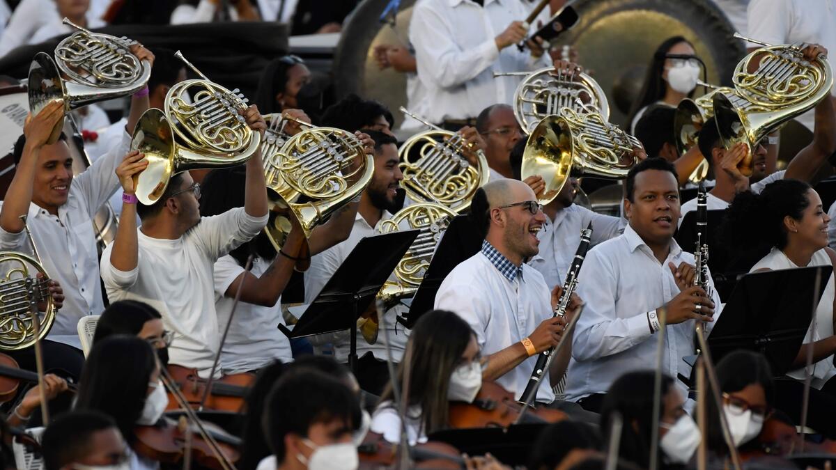 Venezuelan musicians form the world's largest orchestra