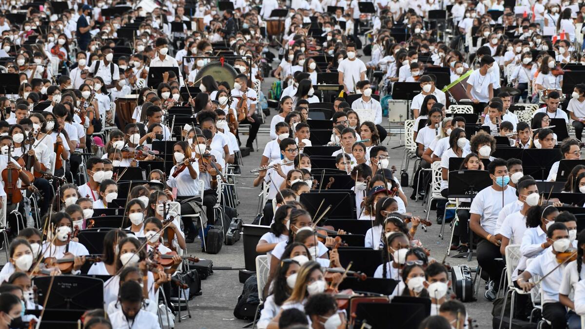 Venezuelan musicians form the world's largest orchestra