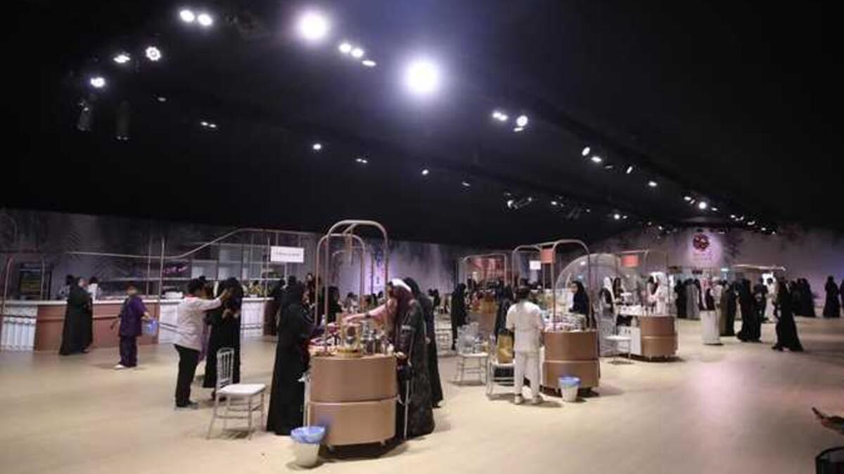 سيجتمع الفن والموسيقى تحت سقف واحد، مع عروض مباشرة وتجارب تفاعلية، ومنح المصممات فرصة لعرض منتجاتهم وإبداعاتهم الفريدة.