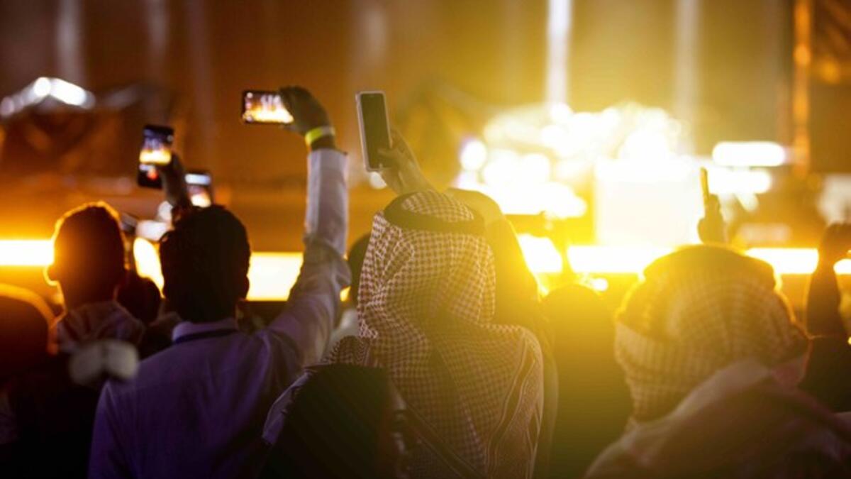 يتضمّن سباق فورمولا إي الدرعية إحياء الحفلات الموسيقية مع ليلتين من الترفيه والمتعة بعد نهاية كلّ سباق (سيتم الإعلان عن الفنانين المشاركين لاحقًا)