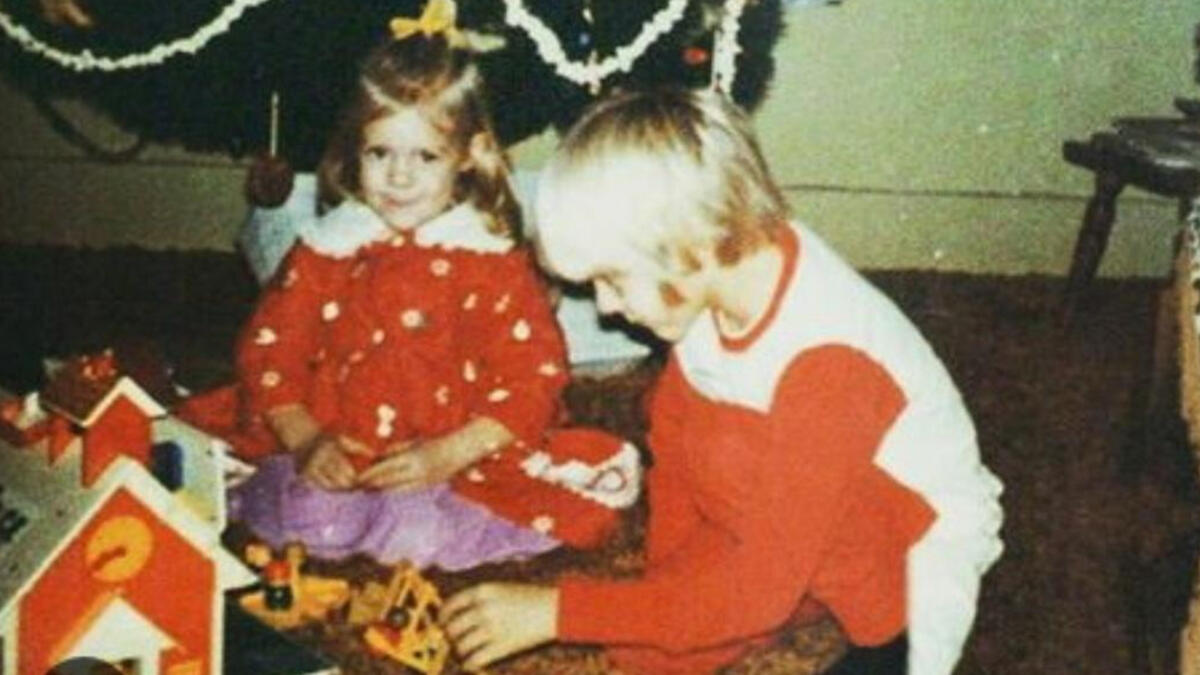 Kurt had a younger sister named Kimberly