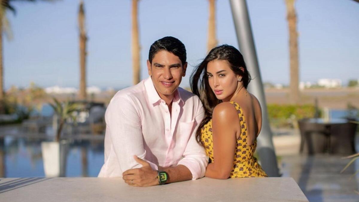 ياسمين صبري وأحمد أبو هشيمة: زعم مأذون شرعي مصري أن تكلفة طلاقهما تصل حوالي  17 مليون دولار مقسمين على النحو التالي: مؤخر بـ811 ألف دولار، فيلا بـ 4 مليون دولار، سيارتين بـ600 ألف دولار، ومجوهرات بـ 7 مليون دولار، وشقة بالدور الرابع بالشيخ زايد بـ 2 مليون دولار.