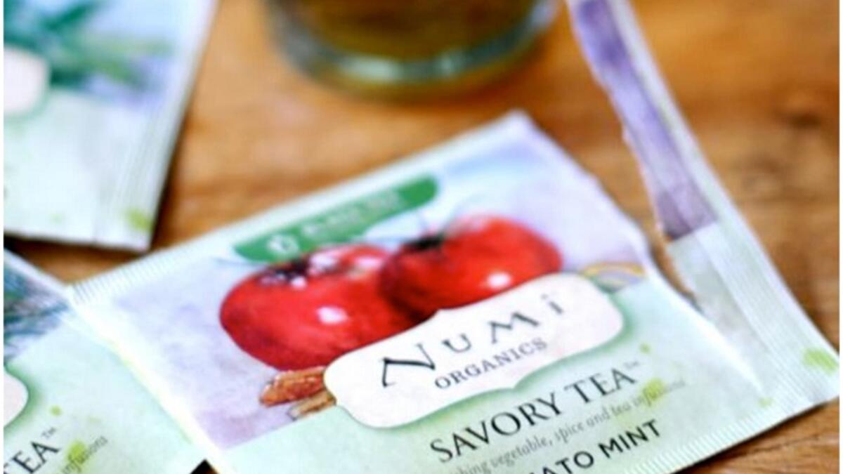 شاي نعناع الطماطم: وهو خليط من الطماطم والنعناع والشاي الأسود، وقد وُصف مذاقه بأنه مثل شرب حساء عادي لأنه مشروب مالح نظرًا لأن الطماطم هي المكون الرئيسي للطعم، أما النعناع فإنه يضاف بكميات قليلة.