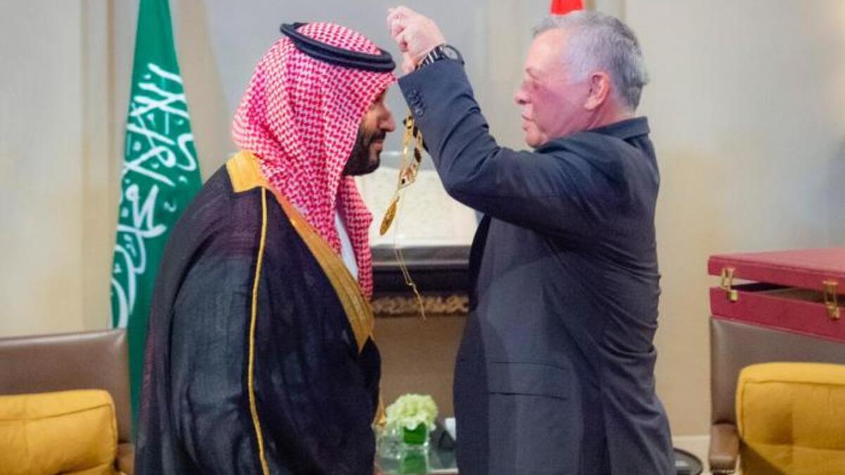 قلادة الحسين بن علي: منح الملك عبدالله ضيفه الأمير محمد أرفع وسام مدني في الأردن والذي يتم منحه للملوك والأمراء ورؤساء الدول الذين تربطهم علاقة وطيدة ومميزة مع الأردن.