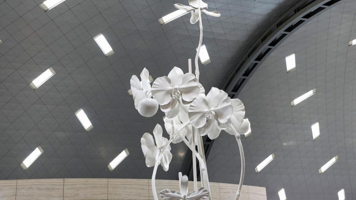 مشاتل القطب الشمالي: للفنان البريطاني مارك كوين – منحوتات بيضاء تمثل نباتات هجينة ونباتات تنمو في القطب الشمالي.