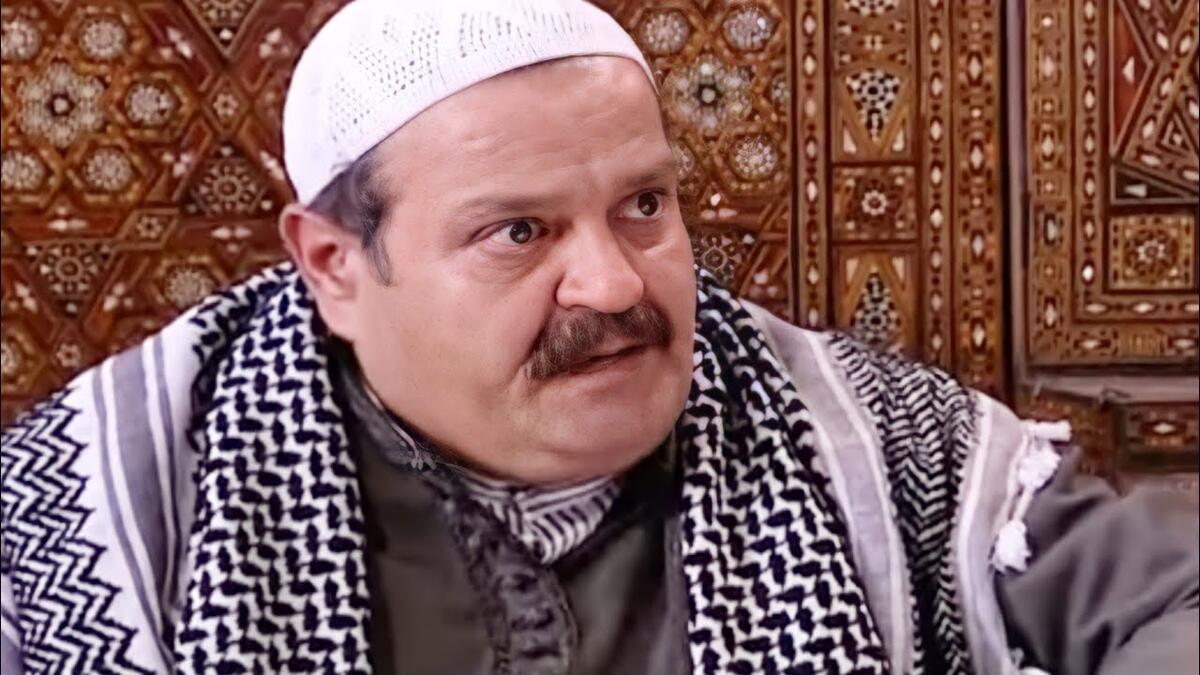حسن دكاك (1956 – 2011): قدم شخصية "أبو بشير الفران" في مسلسل باب الحارة بأجزائه الخمسة، قبل أن يتوفى إثر أزمة قلبية حادة ومفاجئة أصابته في أثناء وجوده بمنزله في دمشق.