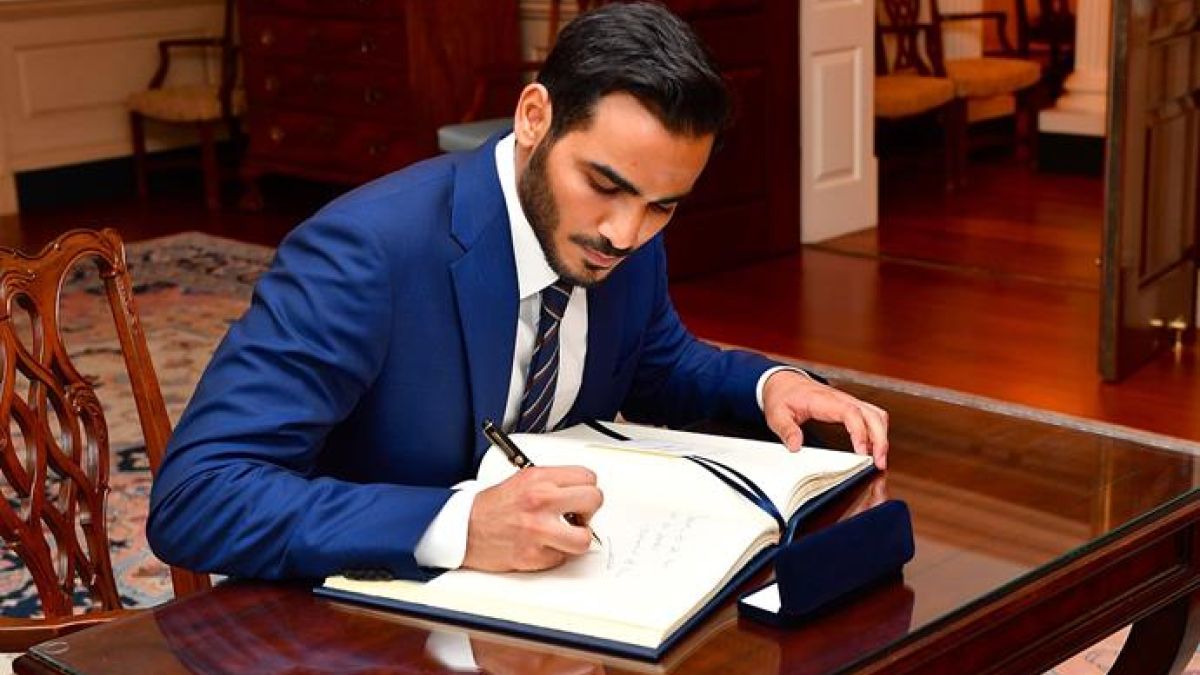 الشيخ محمد بن حمد بن خليفة آل ثاني (34 عامًا): درس الأمير البالغ من العمر 32 عامًا ماجستير في إدارة الأعمال من جامعة هارفارد ويتحدث العربية والإنجليزية والفرنسية بطلاقة. كما أنه القائد السابق لمنتخب قطر للفروسية وقاد اللحظة التاريخية عندما فازت قطر باستضافة كأس العالم لكرة القدم 2022.