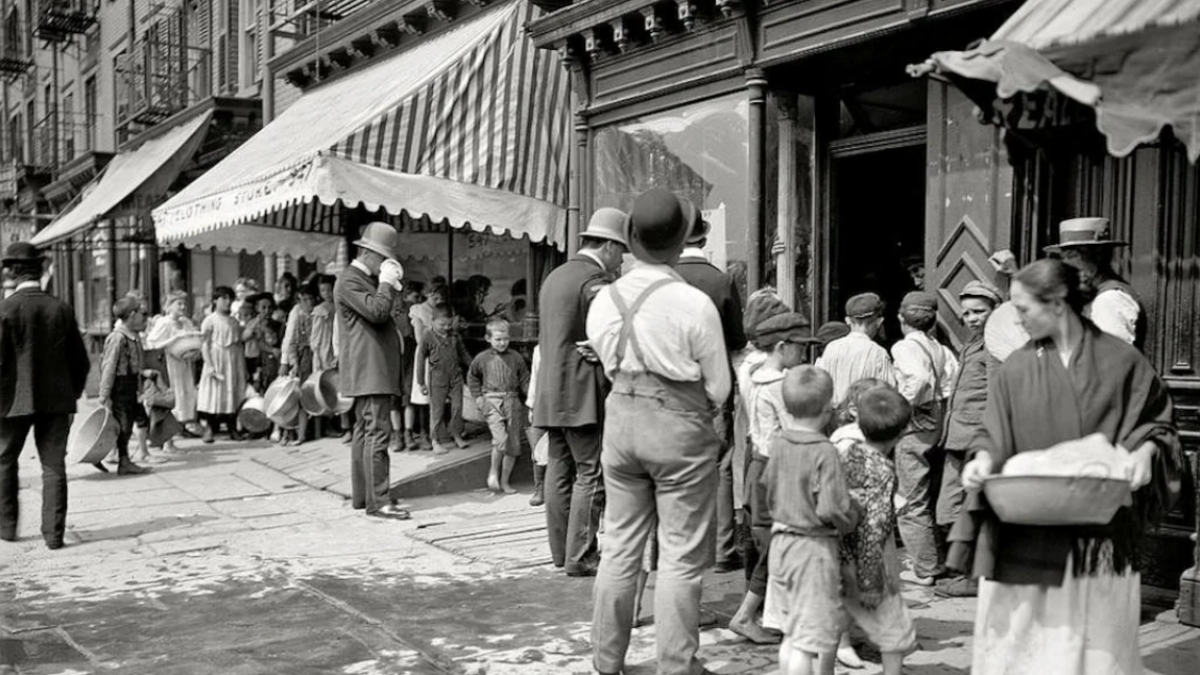 موجة حر شرق الولايات المتحدة: حدثت في عام 1901 وبلغ عدد الضحايا 9.5 آلاف شخص.