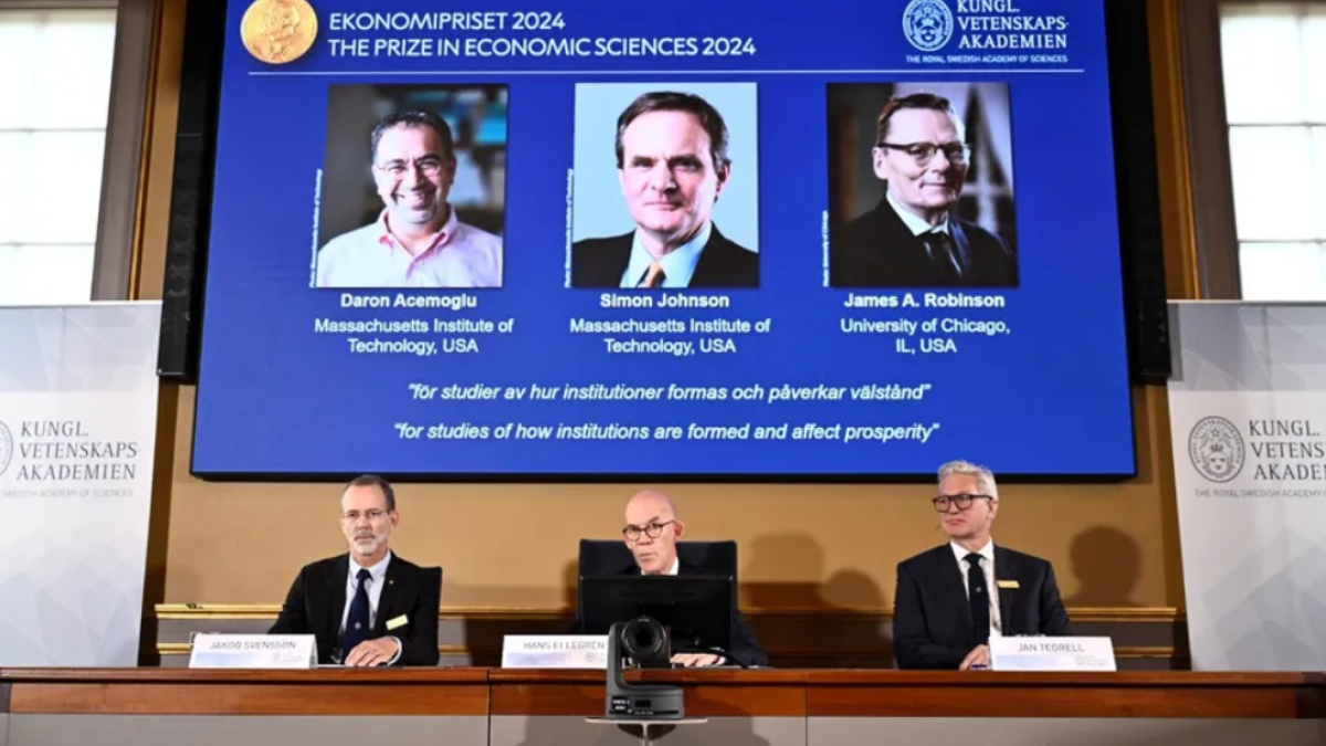 جائزة نوبل في الاقتصاد: الأمريكي من أصل تركي دارون عجم أوغلو والأميركيين البريطانيين سايمون جونسون وجيمس روبنسون، لأبحاثهم في مجال "انعدام المساواة في توزع الثروات بين الدول"