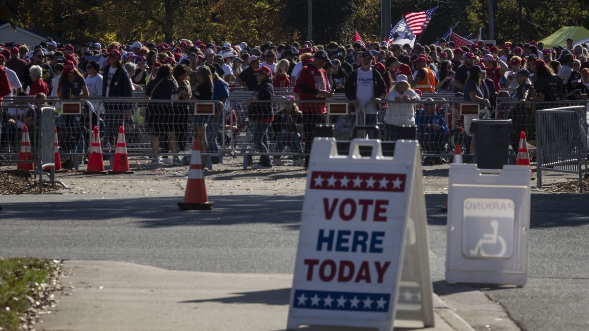 Younger voters, especially those under 25, typically vote on Election Day. Post-pandemic, some early voters from 2020 may return to Election Day voting. The trend of increasing early voting, including among Republicans, is expected to continue as voters seek more options (Photo by afp)