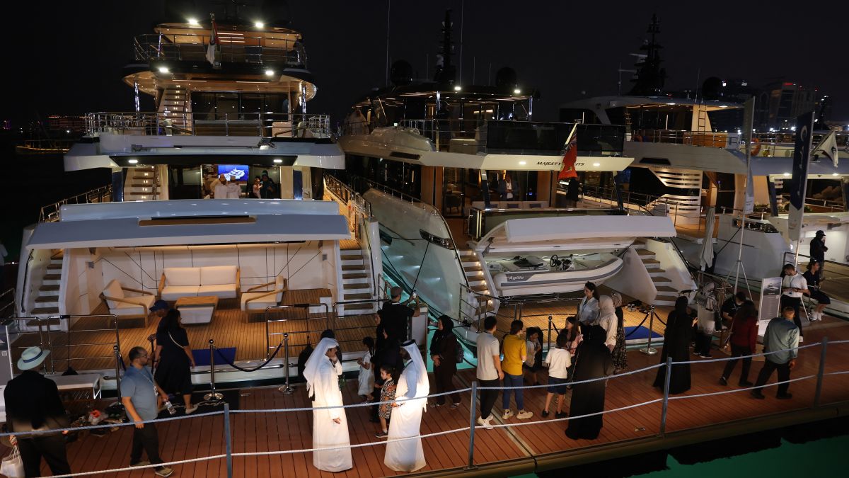 The event was divided into distinct zones, each offering unique attractions.  The Shoreline Display presented an adrenaline-pumping showcase of sleek speedboats, fishing vessels, and luxurious tenders from top GCC and international builders.  Meanwhile, the Oceanic Display dazzled visitors with a collection of luxury yachts and boats from world-renowned builders, emphasizing their exceptional design, craftsmanship, and the unparalleled lifestyle they offer. (Photo by Afp)