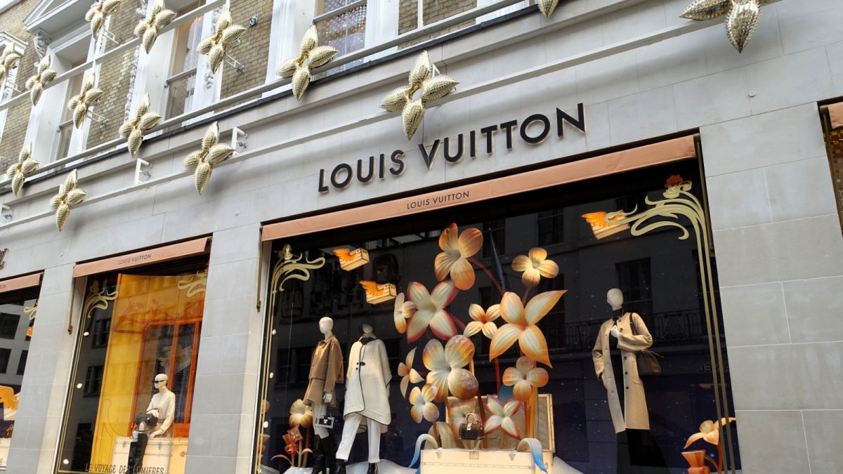 حقيبة بـ 45 ألف دولار… منزل فاخر من لوي فيتون يشعل عالم الموضة