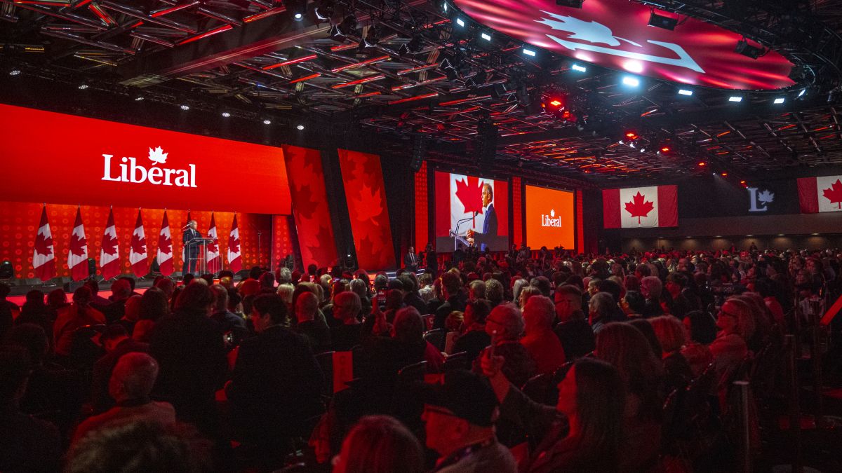 Canada declares end to U.S. defence dependency