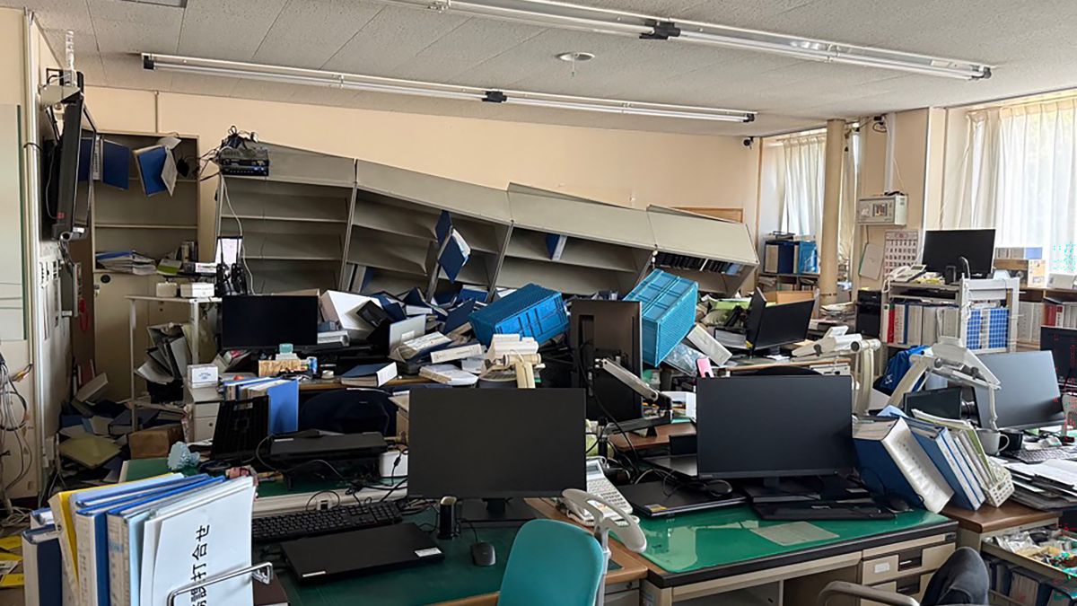 7.2-magnitude earthquake hits northern Japan 