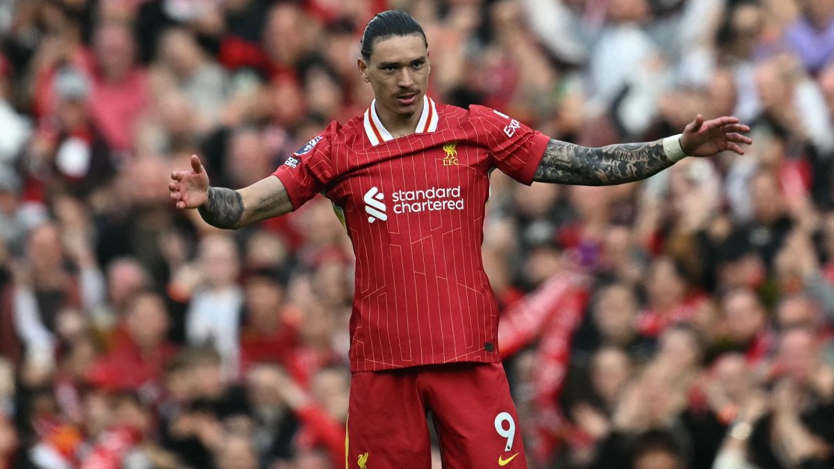 ليفربول يدرس استعادة داروين نونيز مجاناً