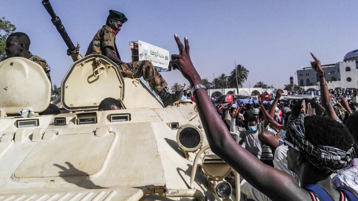 Sudan's police on April 9 ordered its forces to avoid intervening against protesters as three Western nations threw their weight behind demonstrators' demands for a political transition plan in the country.
AFP
