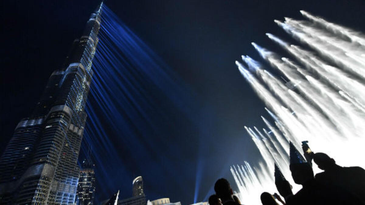 دخلت احتفالية برج خليفة لاستقبال العام الجديد 2018  موسوعة "غينيس" للأرقام القياسية عن فئة "أكبر عرض صوتي وضوئي على مبنى واحد".