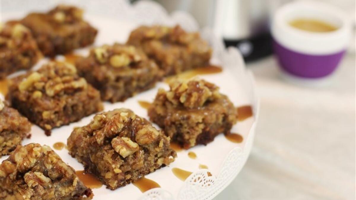 قطر: حلى التمر من الحلويات الشعبية جدًا في قطر والتي ترتكز كما يشير اسمها على التمر في تكوينها وهي تعدّ طبقاً شهياً يقدّم في شهر رمضان المبارك.