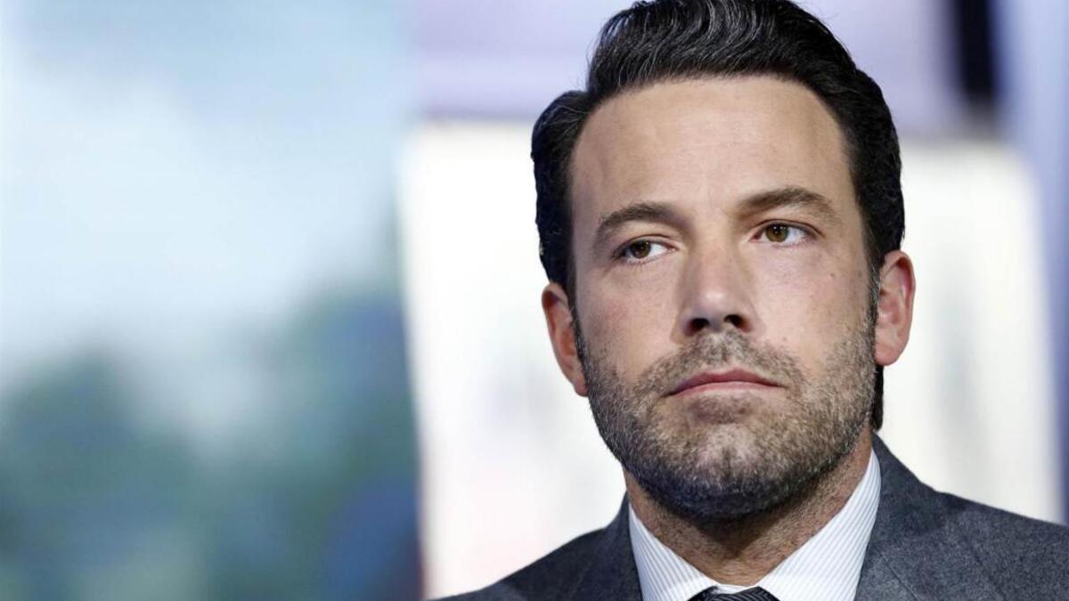 بن أفليك: في 11 أكتوبر،/تشرين الأول، اعتذر لتصرفه "غير اللائق" تجاه مذيعة في قناة "أم تي في" هيلاري بيرتن في عام 2003، وبعد إدانته للمنتج السينمائي هارفي وينستون على "تصرفاته غير المقبولة"، ذكره بعضهم بتحرشه السابق.