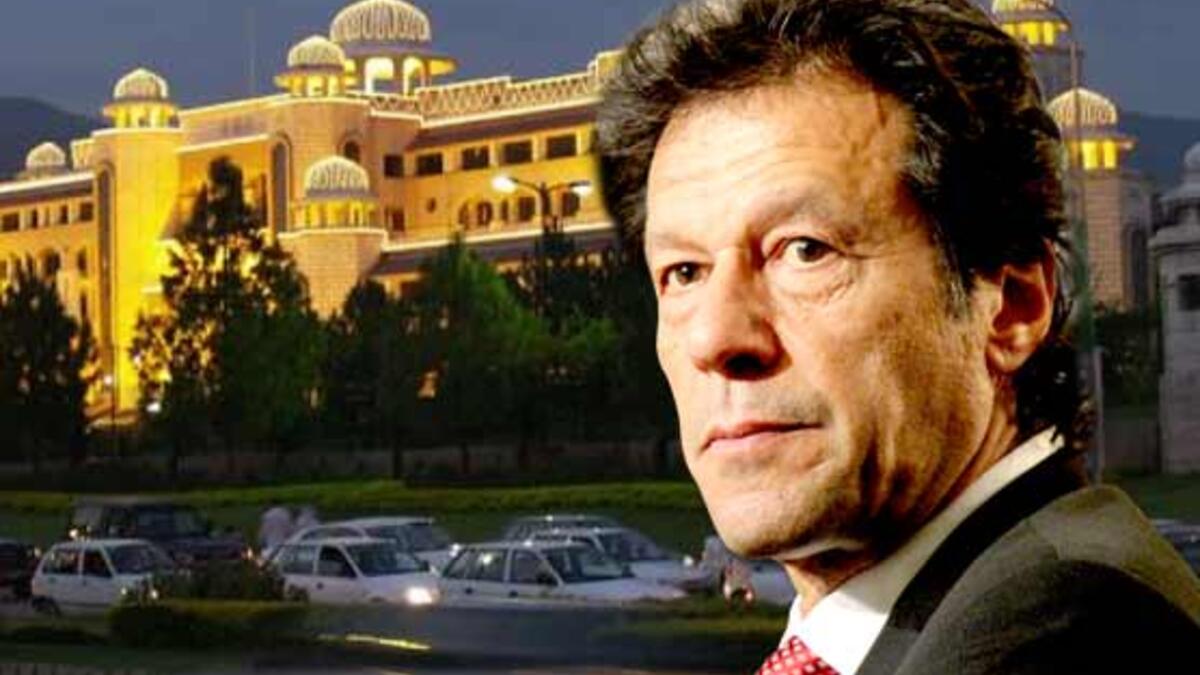 سيكون بن سلمان أول ضيف دولة يقيم في المبنى الحكومي المخصص لرئيس وزراء باكستان عمران خان.