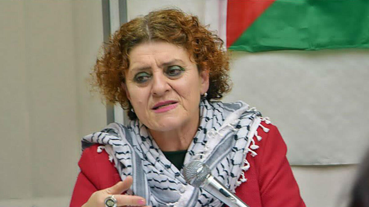 هي ابنة الشاعرة الفلسطينية زهيرة صباغ