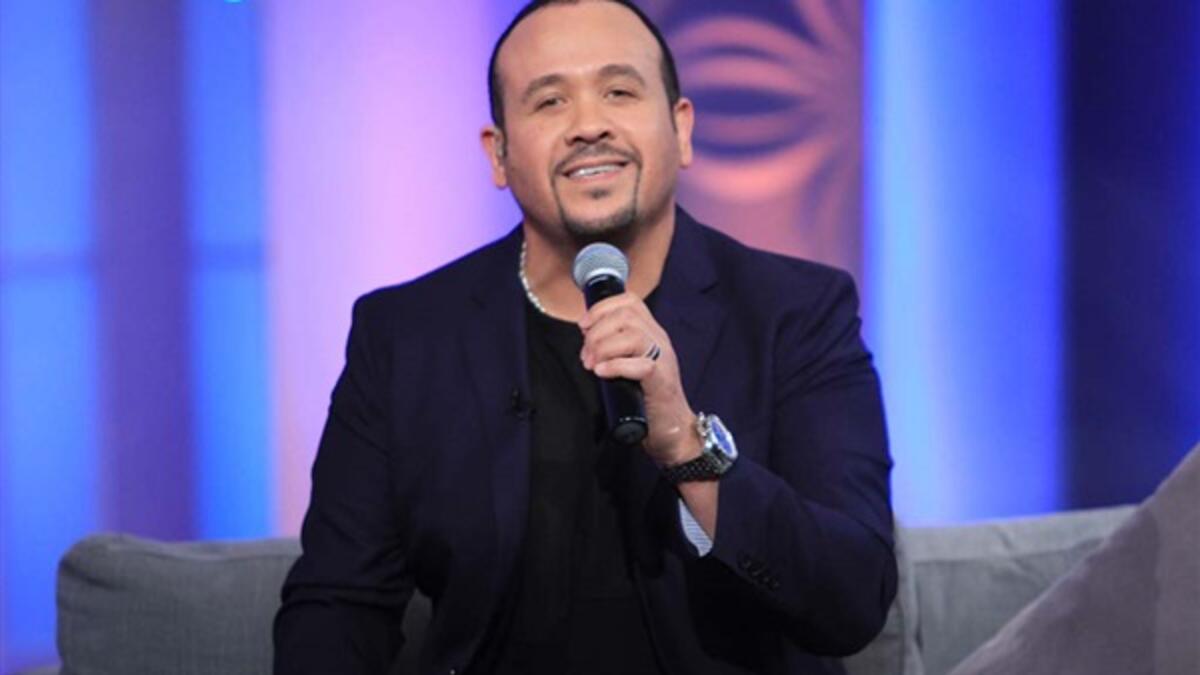 بعد 8 سنوات على آخر ألبوماته، قرر النجم المصري هشام عباس طرح ألبومه في منتصف شهر أغسطس الجاري، والذي يضم 12 أغنية اختارها من بين 38 أخرى قام بتجهيزها خلال السنوات الثلاث الماضية.