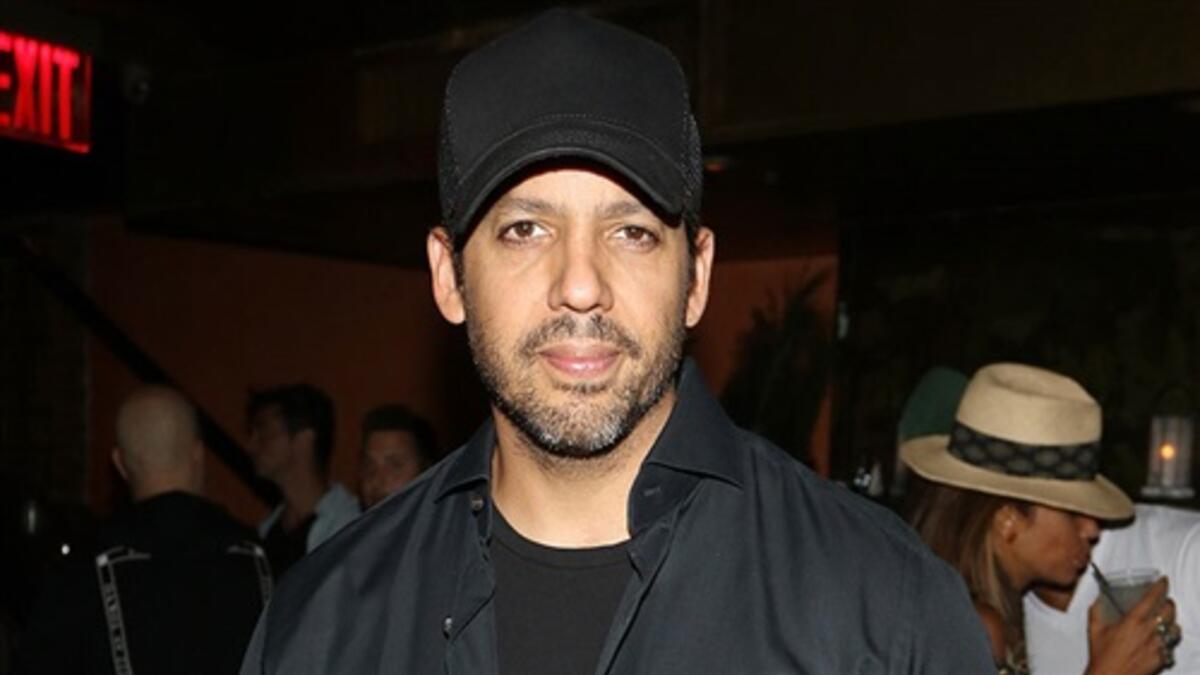 ديفيد بلاين: في 19 أكتوبر/تشرين الأول، تقدمت عارضة الأزياء ناتاشا برنس باتهامات ضده تزعم فيها بأنه اغتصبها في غرب لندن في عام 2004، ونفى بلاين على لسان ممثل له هذه المزاعم، قائلًا إنه "مستعد للتعاون بشكل كامل مع أي تحقيق تجريه الشرطة".