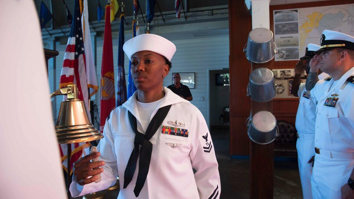 On this Armistice Day 100, Sailors from the Pacific Fleet staff tolled bells to recognize the 100th anniversary of the end of WWI and reflected on all who have served our nation (Twitter)