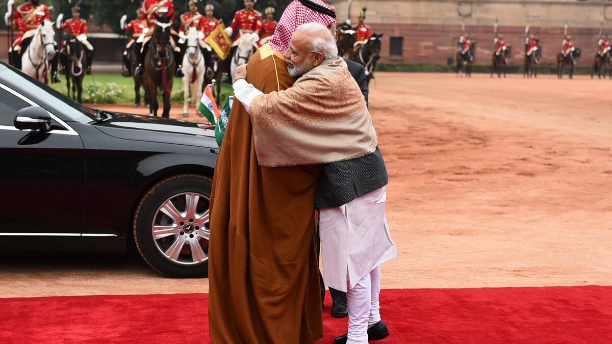 Saudi Crown Prince Mohammed bin Salman (L) and India's Prime Minister Narendra Modi (R) embrace during a ceremonial reception at the presidential palace in New Delhi (Twitter)